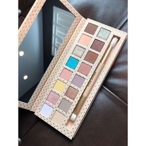 Kylie Jenner Take me on Vacation Kyshadow Palette